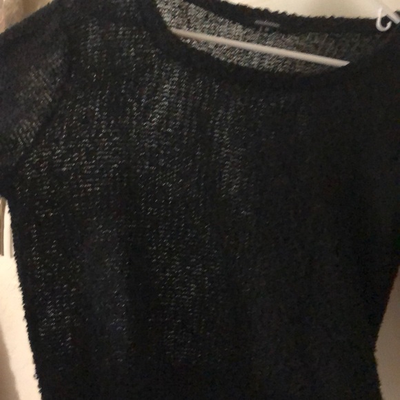 Light fuzzy sweater - Picture 3 of 3